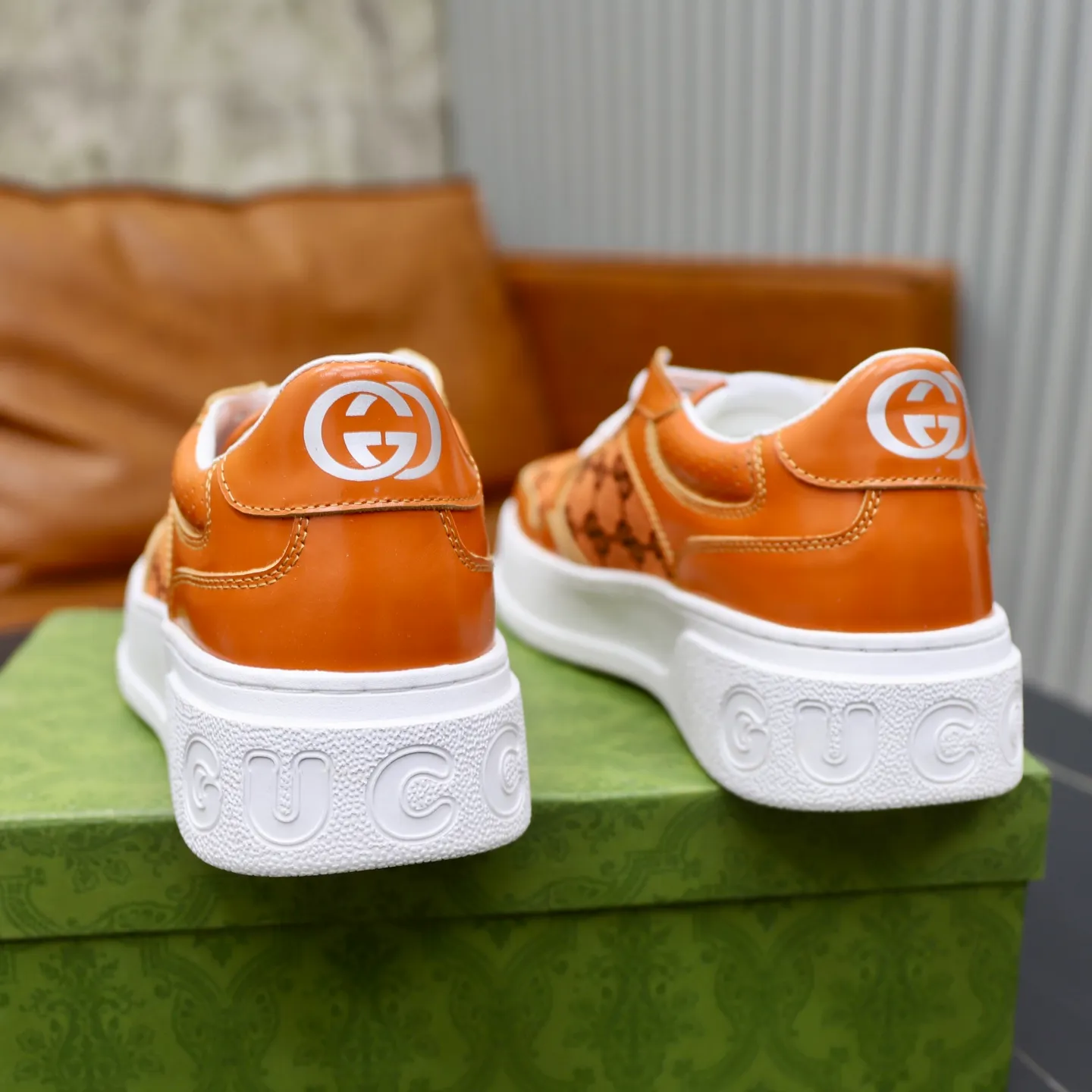 Men's shoes: 400💰🙅‍♂️🙅‍♂️🙅‍♂️ Brand: GUCCI Standard code: 38-44 (45 customized) Grade: Same as the official website Material: Original leather splicing brand cloth Comfortable and breathable sheepskin lining Lightweight wear-resistant outsole Style category: Men's fashion casual shoes Sports shoes Distinguished luxury brand elements Top luxury Color: actual picture color